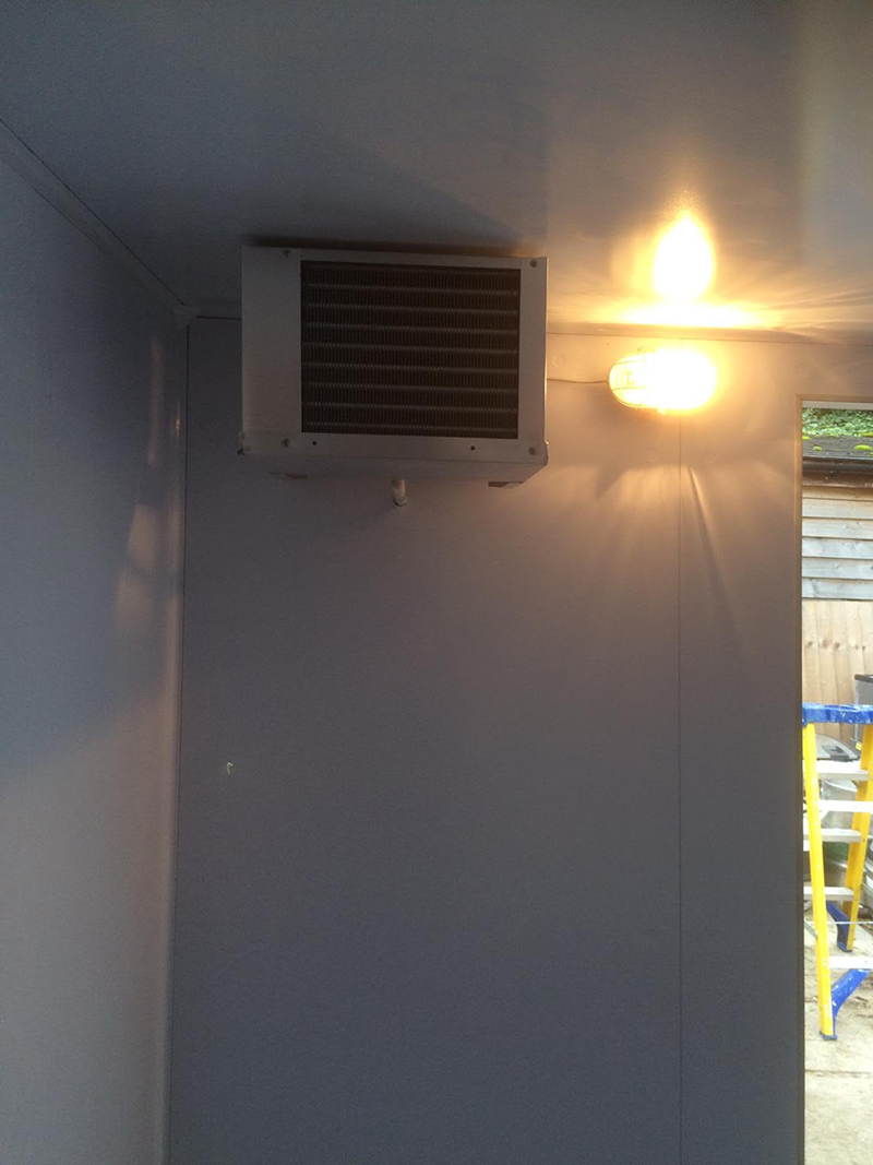 the-george-and-dragon-chiller-room-installation-in-hurstbourne-tarrant