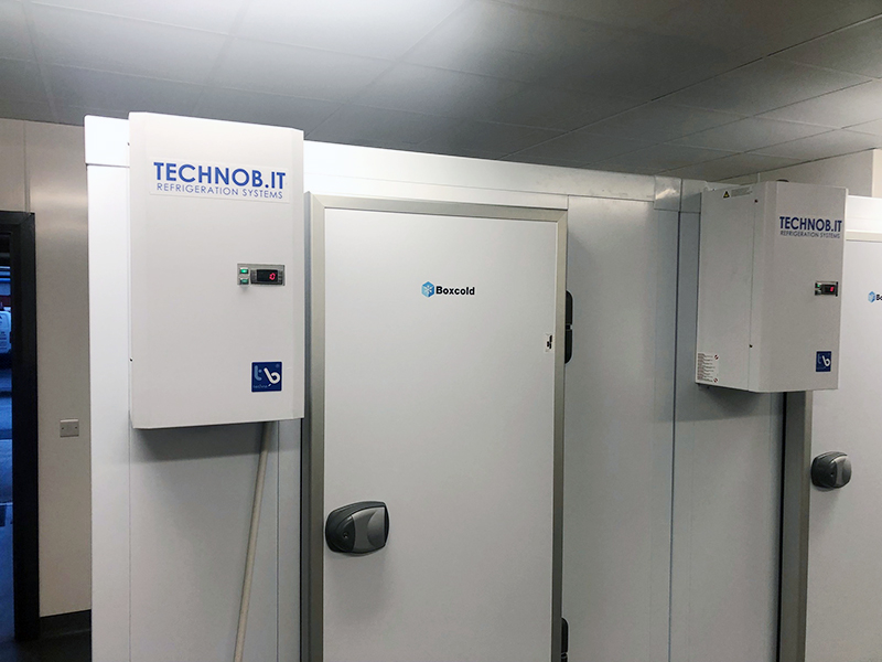 chiller-freezer-rooms-installation-in-ardee-with-u-shape-racking